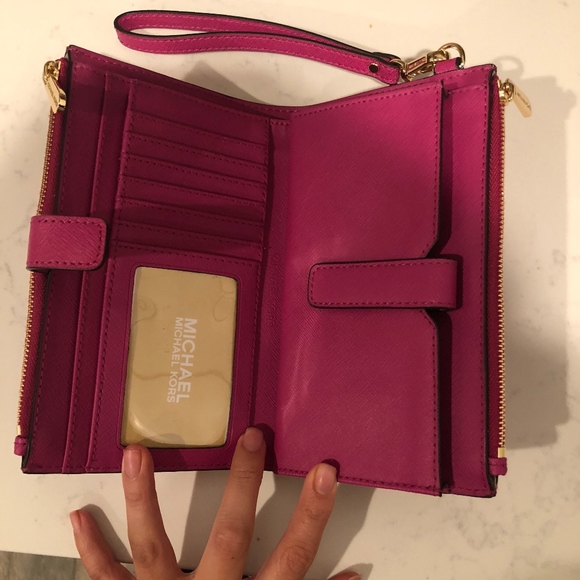 Pink Michael Kors Jet Set Wristlet NWT - Picture 2 of 4
